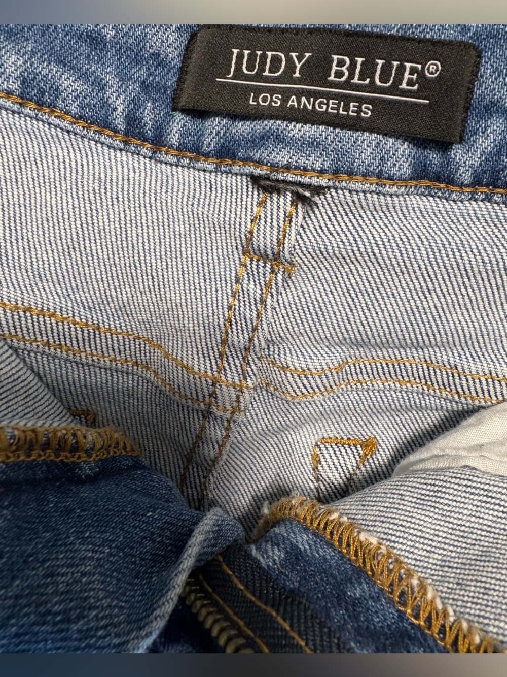 Judy Blue Shorts with lemon accent - Picture 6 of 7